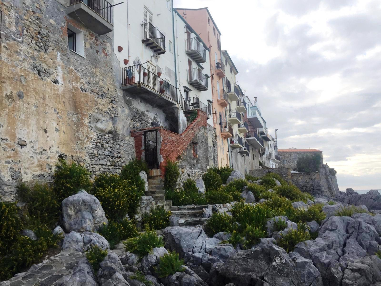 Cefalu houses